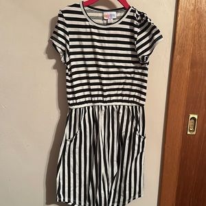 Girls Size 8 LulaRoe Dress w/pockets